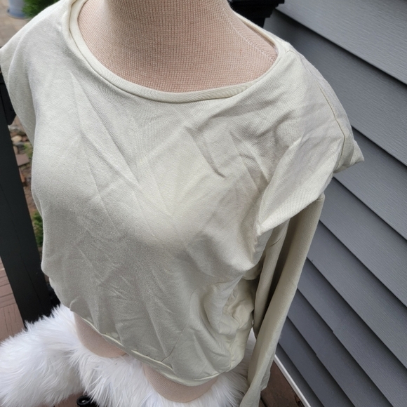 2/$20 NWT Elan Laurel Top M - Picture 2 of 9